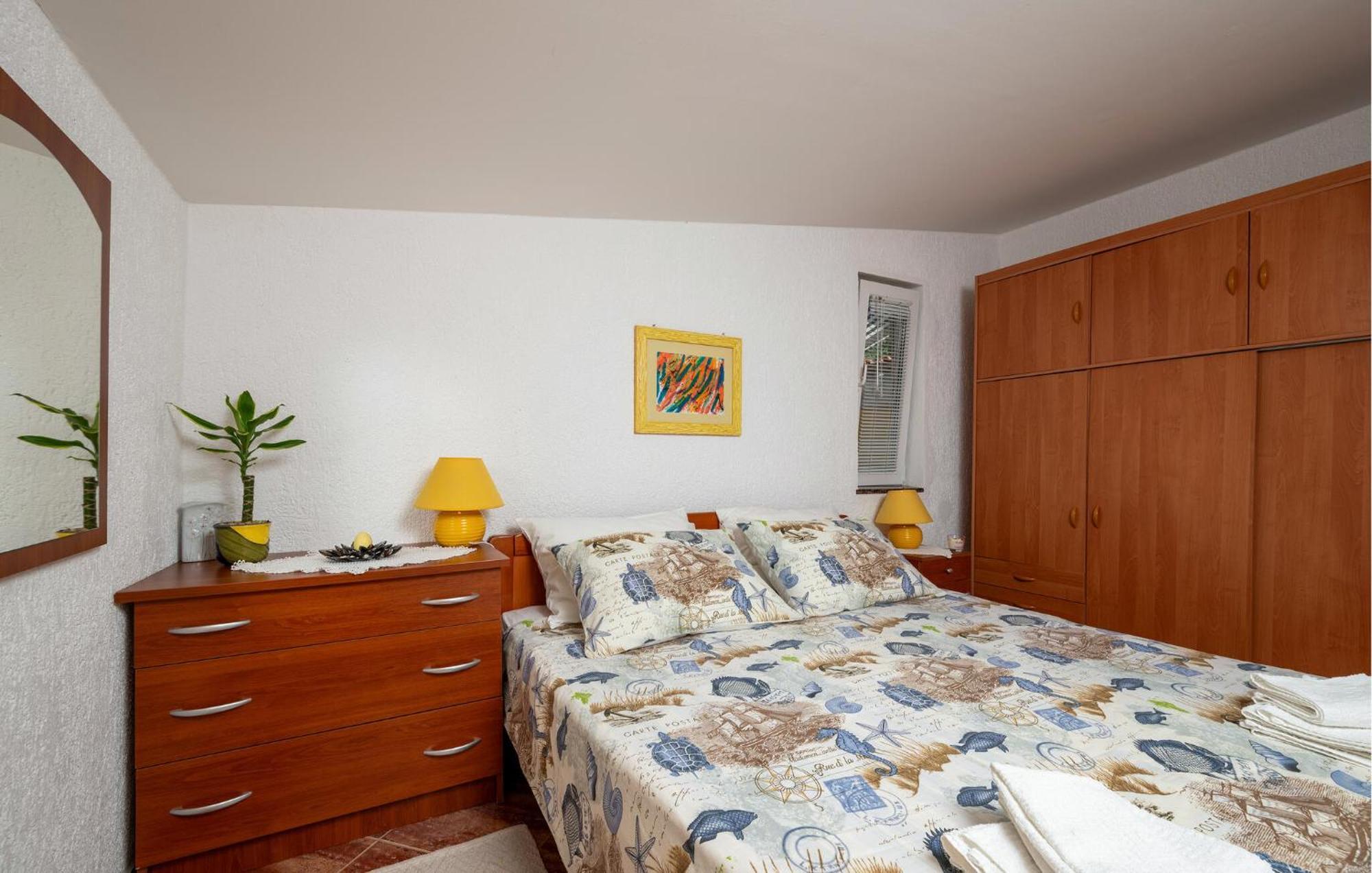 1 Bedroom Beautiful Apartment In Betiga Barbariga Buitenkant foto